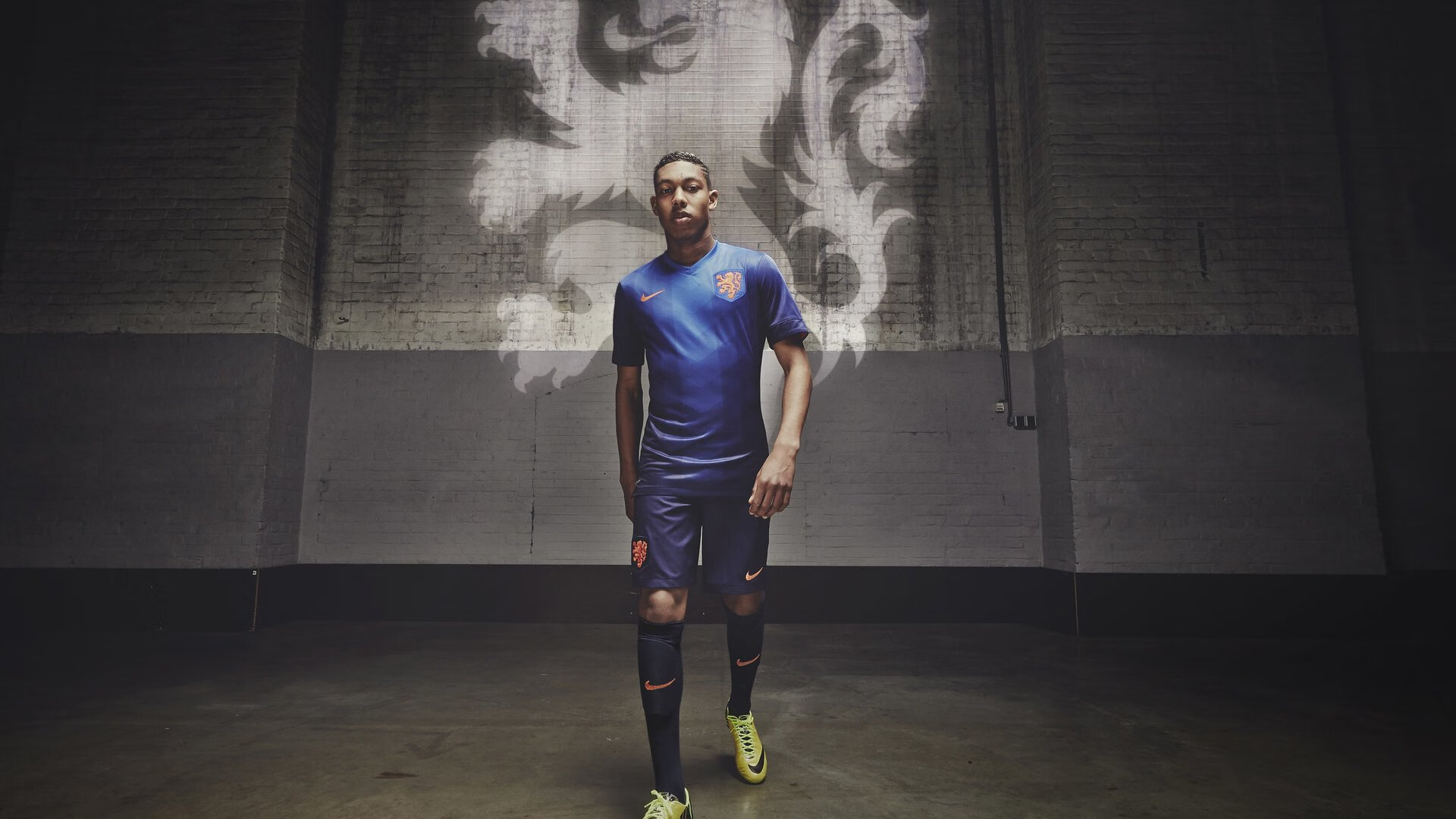 西甲巴萨不敌毕尔巴鄂，登贝莱因伤退场，登贝莱巴萨转会费