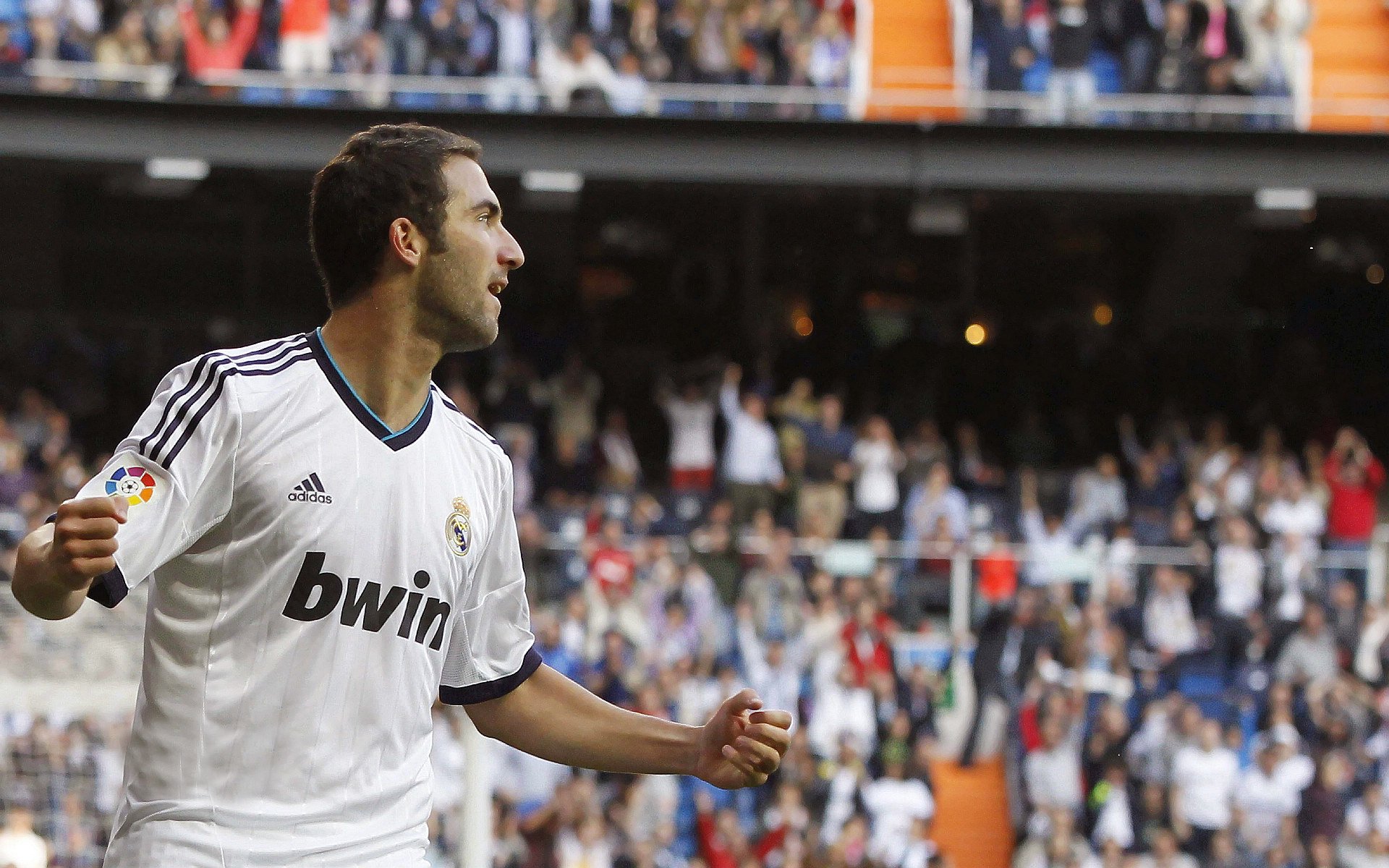 西甲巴萨不敌毕尔巴鄂，登贝莱因伤退场，登贝莱巴萨转会费